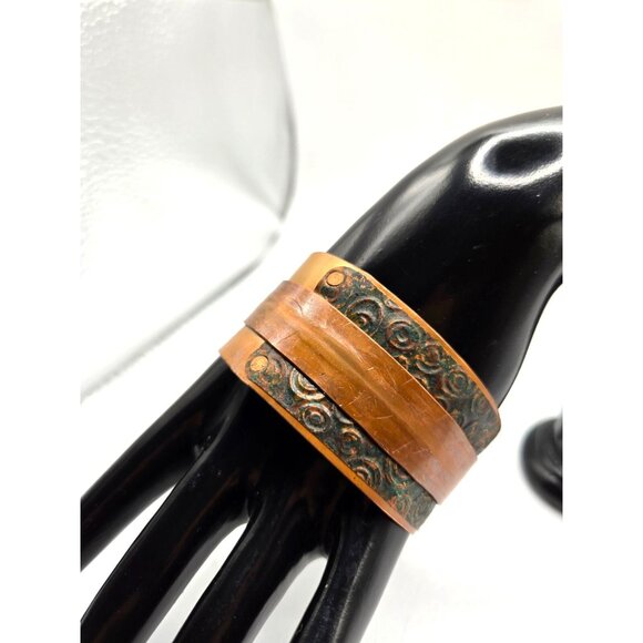 Vintage Copper Cuff Bracelet – Wide Etched Band – Rustic Patina – Boho Southwest - Picture 4 of 6